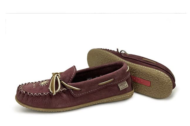 Moccasins, 8 hole collar, insole, Inca Embroidery, cute nat. rubber sole
